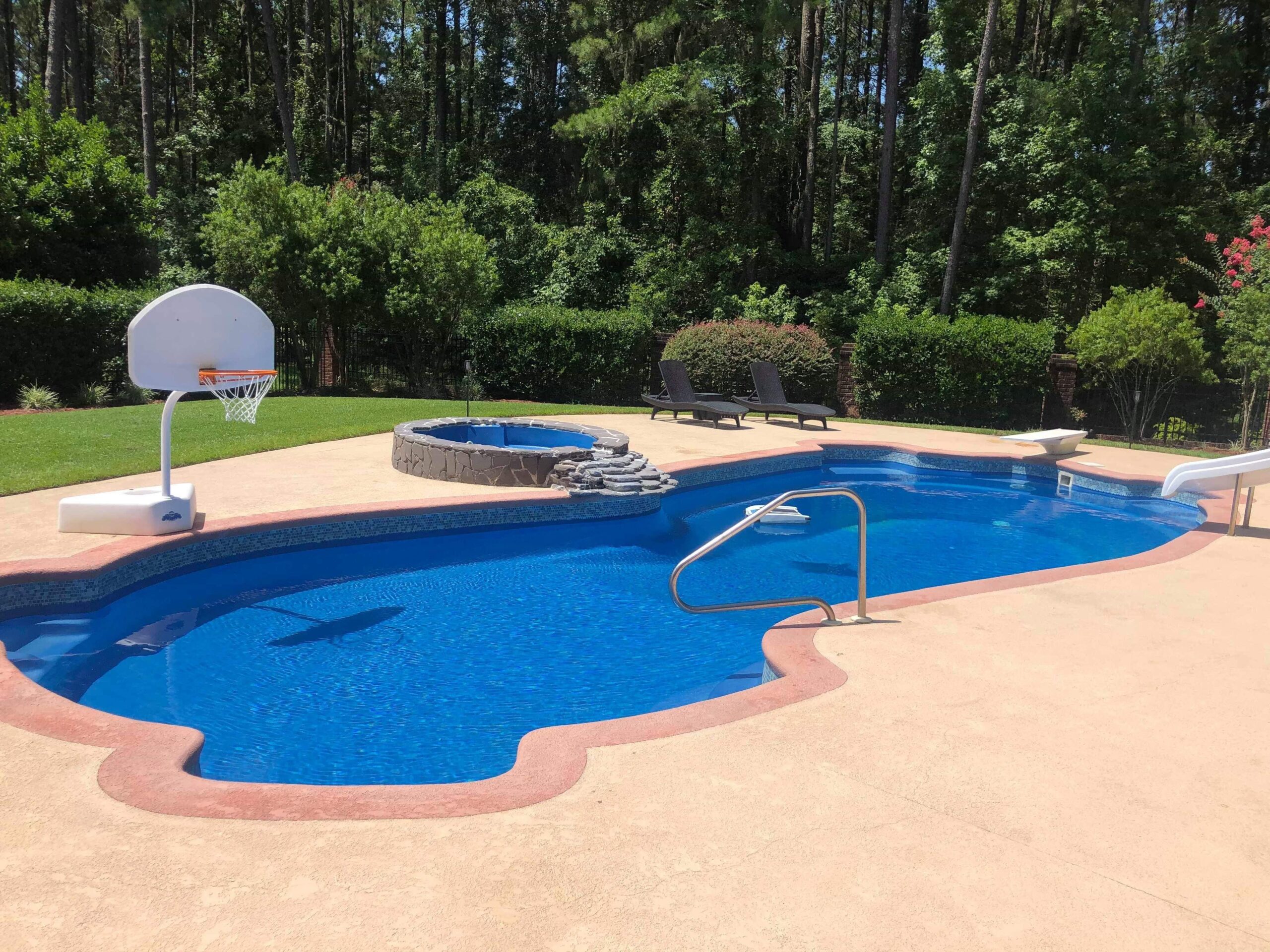 Featured image for “3 Reasons to Use Swimming Pool Resurfacing For Your Pool”