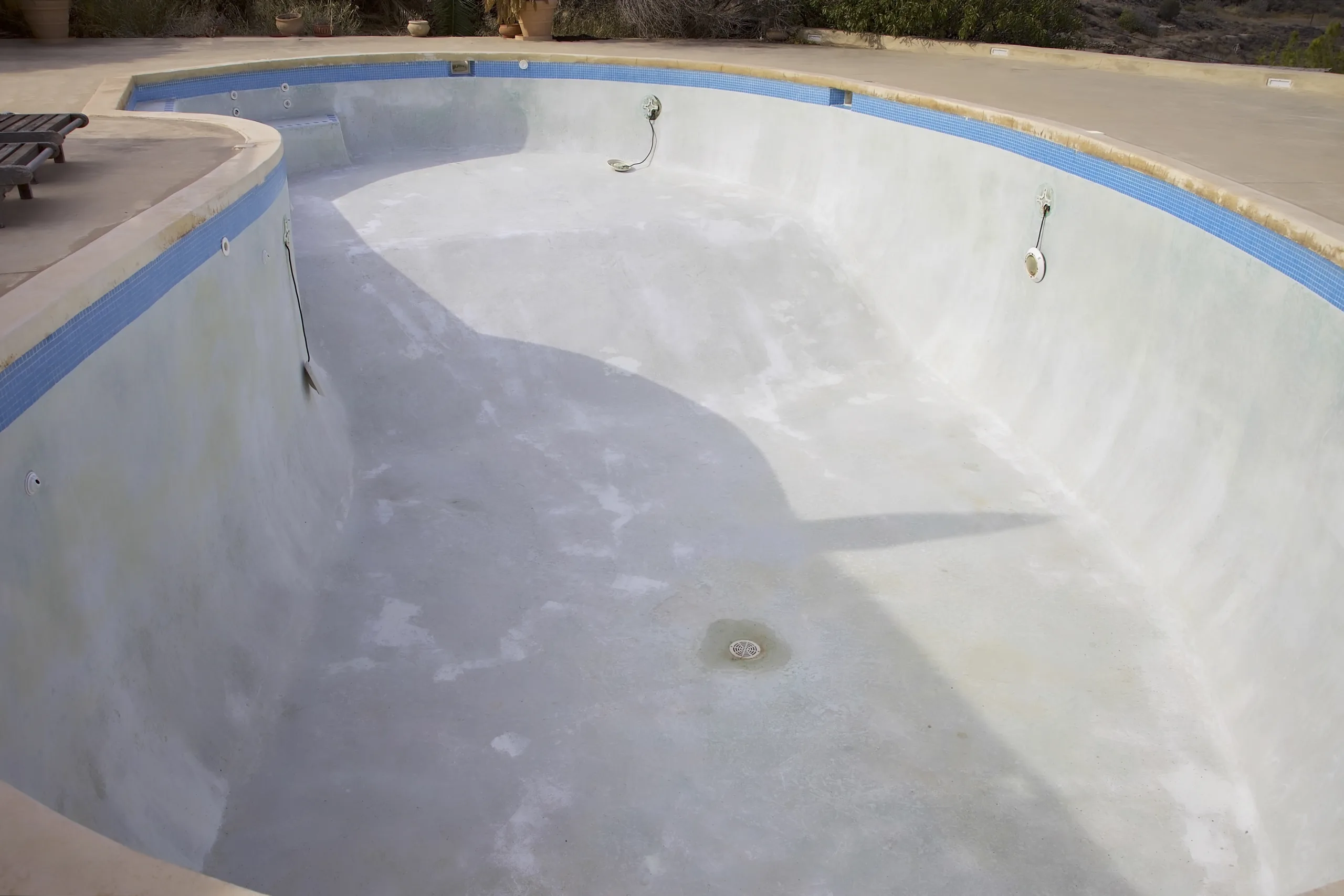 Featured Image for “Can I Paint My Pool Instead of Resurfacing?”